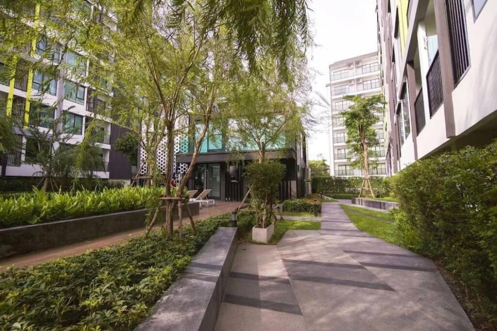 Sukhumvit 50 Quiet One Bedroom Near Bts Onnut Bangkok