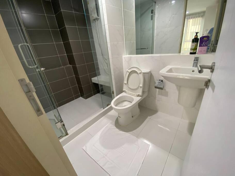 Apartment Sukhumvit 50 Quiet One Bedroom Near Bts Onnut *